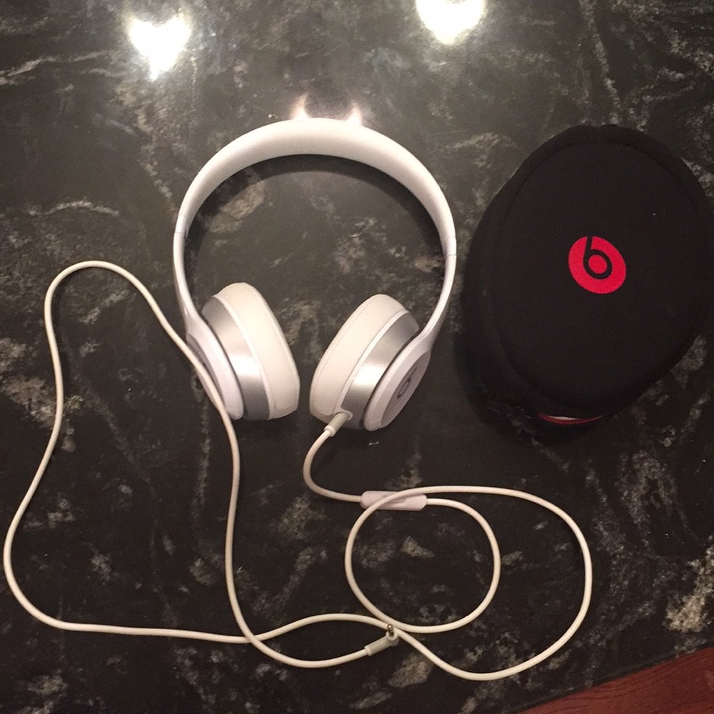 Beats "Solo" white headphones